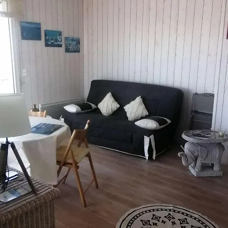 Apartment Royan, 3 Pieces, 6 Personnes - Fr-1-494-11